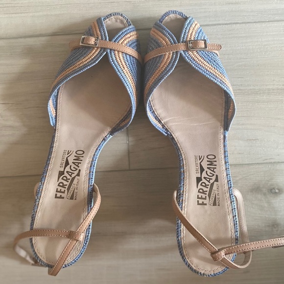 *SOLD* Salvatore Ferragamo Woven Raffia Wedges 😍 - Picture 3 of 10